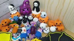 Вязание на хэллоуин. Маленькие игрушки крючком. Брелоки крючком. Готовые работы. Обзор. Из архива