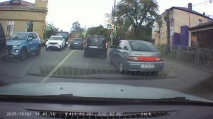Проехал по встречке на красный