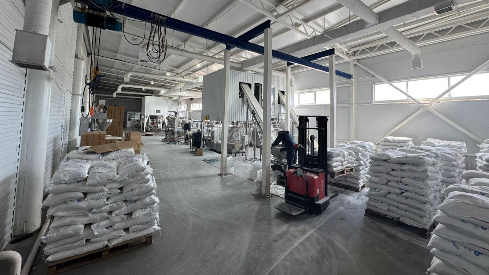 ЗДАНИЕ 36098 м2 с Земельным участком в г. Черкесск ул. Свободы д.62