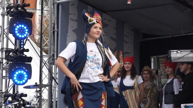 Мода с Акцентом.  Показ коллекции "Есенинские мотивы" и мерча смотреть онлайн