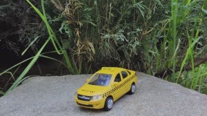 Модель Lada Granda от Autocrand, версия такси.