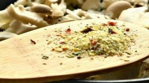 Курица с вешенками