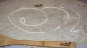 Лаваш с крабовыми палочками и огурцом