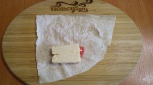 Лаваш с сыром и помидорами на костре