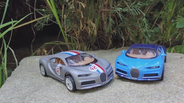 Сравнение моделей Bugatti Chiron.