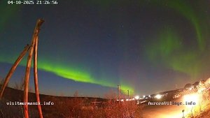 ➡️ Узнайте о вероятности появления сияния и забронируйте незабываемую поездку: