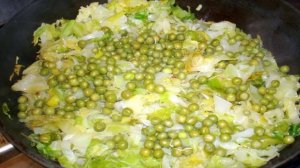 Капуста с грибами жареная