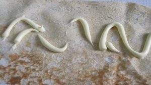 Лаваш с сыром, яйцом и зеленью