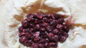 Лаваш с вишней