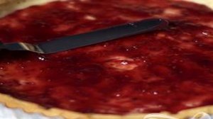 Миндальный пирог с малиной