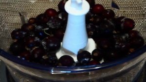 Кефир с черной смородиной