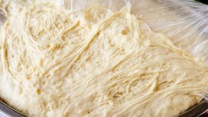 Мини-пицца с колбасой