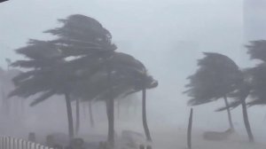 Сразу несколько провинций Китая терзает мощный тайфун