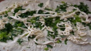 Лаваш с плавленым сыром и зеленью