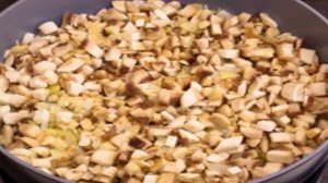 Мясо в слоеном тесте