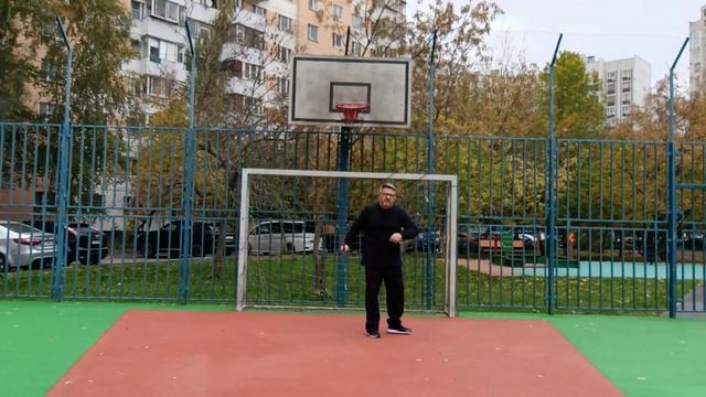 Упражнения с ротанговым шестом 140 см на спортплощадке (11)