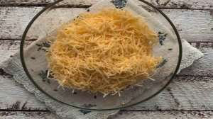 Лаваш с яйцом и сыром на сковороде