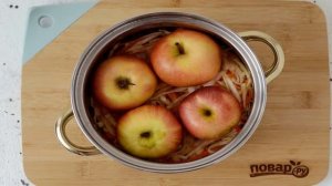 Капуста с мочеными яблоками