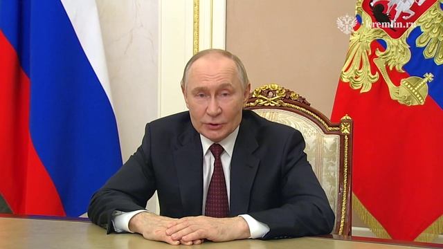 Владимир Путин поздравил российских педагогов с Днём учителя: смотреть онлайн