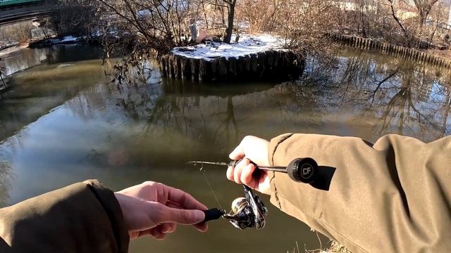 Ловля уклейки на мормышку 0.08.Опять что-то сливают в микроречку. смотреть онлайн