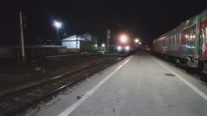 Электровоз ЭП20-054 (ТЧЭ-6) со скорым фирм. поездом "Тихий Дон" № 019С Ростов-на-Дону - Москва.