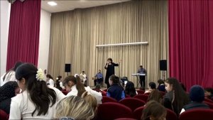 С Днем учителя поздравили педагогов школы села Герга Каякентского района артисты Даргинского театра