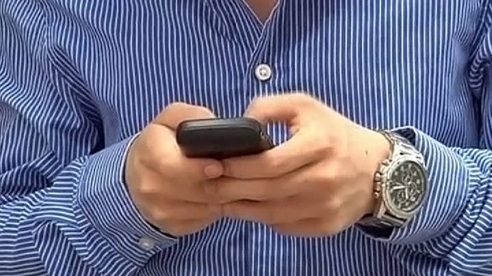 В Челябинске от удара током во время телефонного разговора погиб подросток