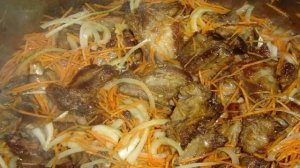 Капуста, тушеная со свиными ребрышками