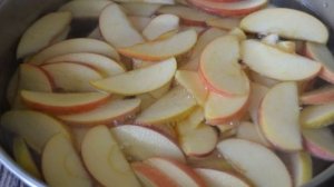 Компот из яблок и кизила