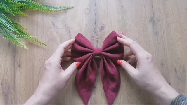 Как сделать заколку/Заколка из замши/Большой бант/Бант из замши смотреть онлайн