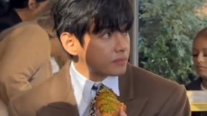 Тэхён в Париже 💜 (окт.2025🍁)