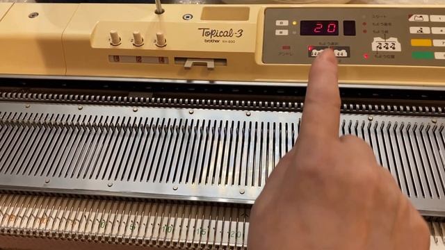 Однофонтурный жаккард на электронной вязальной машине Brother KH-930 смотреть онлайн