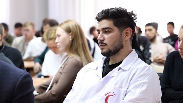 Волгоградские полицейские и общественники провели встречу с иностранными студентами в стенах ВолГАУ