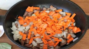 Капуста тушеная с куриными сердечками