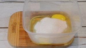 Кекс с черешней, шоколадом и орехами