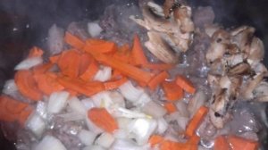 Капуста со свининой в мультиварке Редмонд