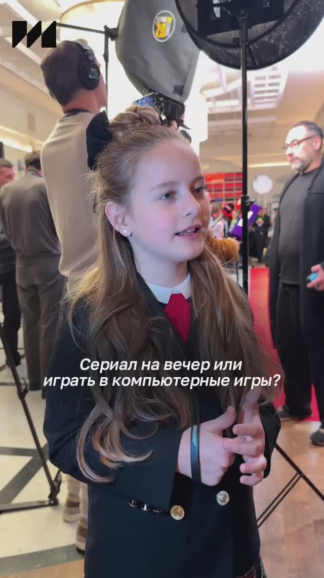 Блиц с актерами Федором Лавровым, Павлом Ворожцовым и Полиной Айнутдиновой смотреть онлайн