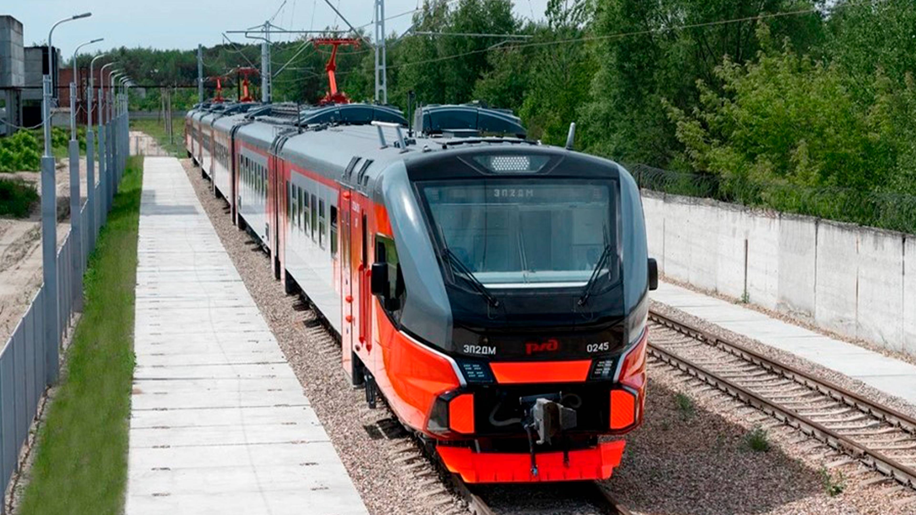 Новая электричка российской разработки вышла на маршрут от Санкт-Петербурга до Сестрорецка