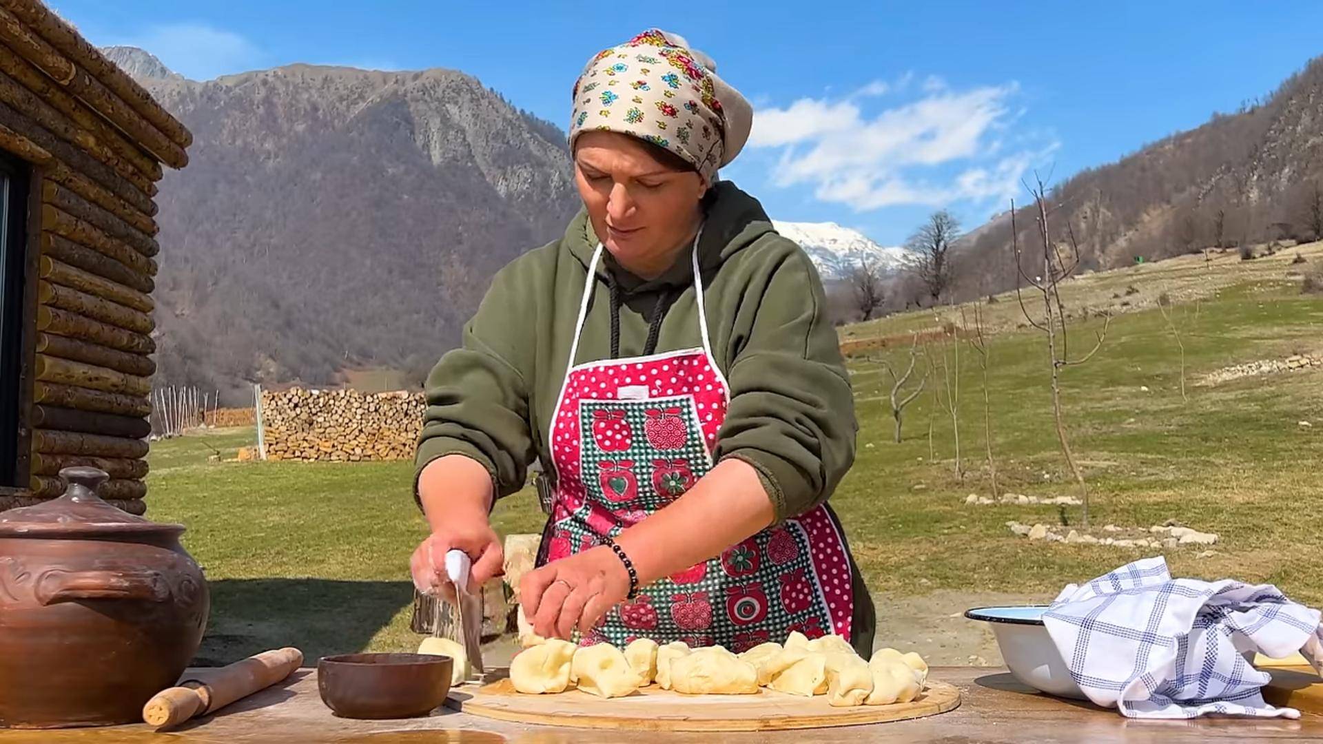 Сочные хрустящие чебуреки! Азербайджанская Кухня Деревенская Кухня  Рецепты