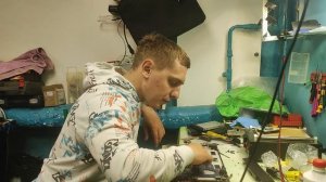 РЕМОНТИРУЕМ НОУТБУК ДУМАЕМ ЧТО ДЕЛАТЬ