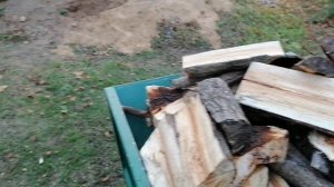 Доделал септик, убрался под домом, забил дровник дровами. И нам начали расчищать обочины от деревьев