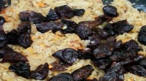 Капуста, тушенная с черносливом