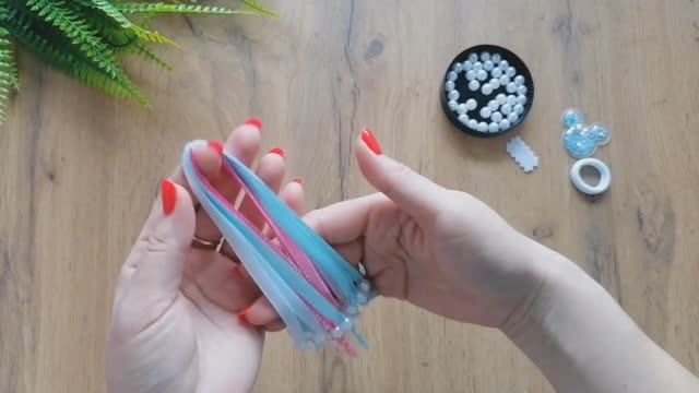 КАК сделать резинки из узкой ленты⧸ резинки ГРЕМЕЛКИ смотреть онлайн