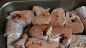 Минтай в сметане с овощами