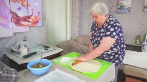 УСПЕВАЕМ ГОТОВИТЬ ВКУСНО ПИРОГ КОТОРЫЙ ХОТЯТ ВСЕ ДОМАШНЕЕ ХОЗЯЙСТВО В ДЕРЕВНЕ