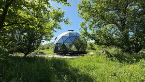 Когда реальность лучше картинки! Зеркальные стеклянные дома на берегу Катуни!