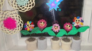 🌸Весёлый цветничок крючком!😀Остаточки пряжи в дело! Вязание цветочков в горшочках, описание🌸