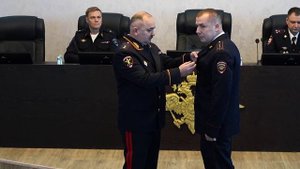 Министр внутренних дел по ДНР вручил награды сотрудникам подразделений розыска