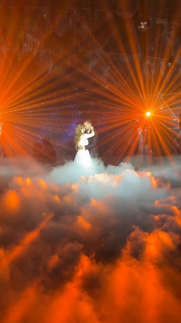 Фейерверки на свадьбы, из цветного дыма, фонтанов холодного огня, 04.10.25, Графский парк