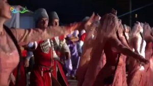 На одной площадке 454 танцора, которые одновременно исполнили всемирно известный танец - «Лезгинка»